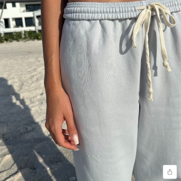 Brandy clothes - Picture 4 of 9